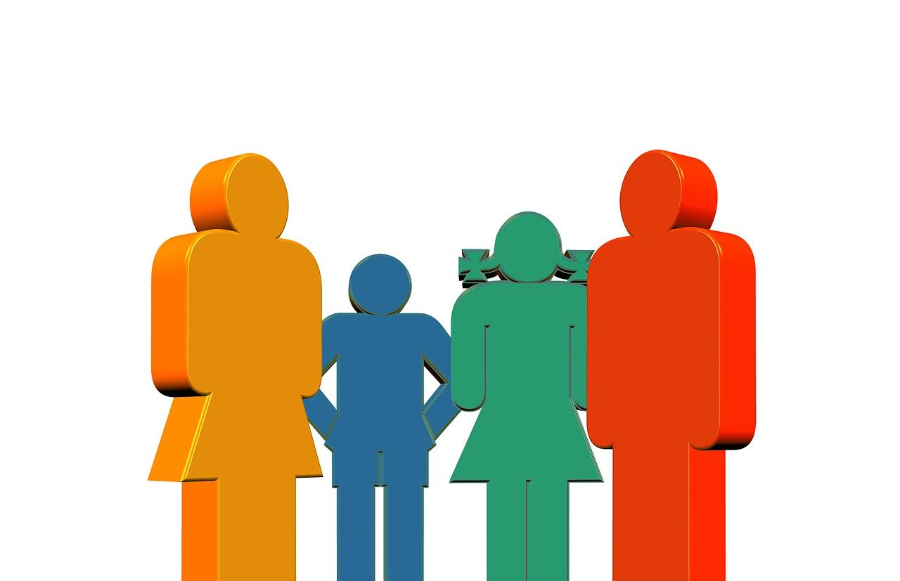 一家三口在446人群聊中互骂1个小时