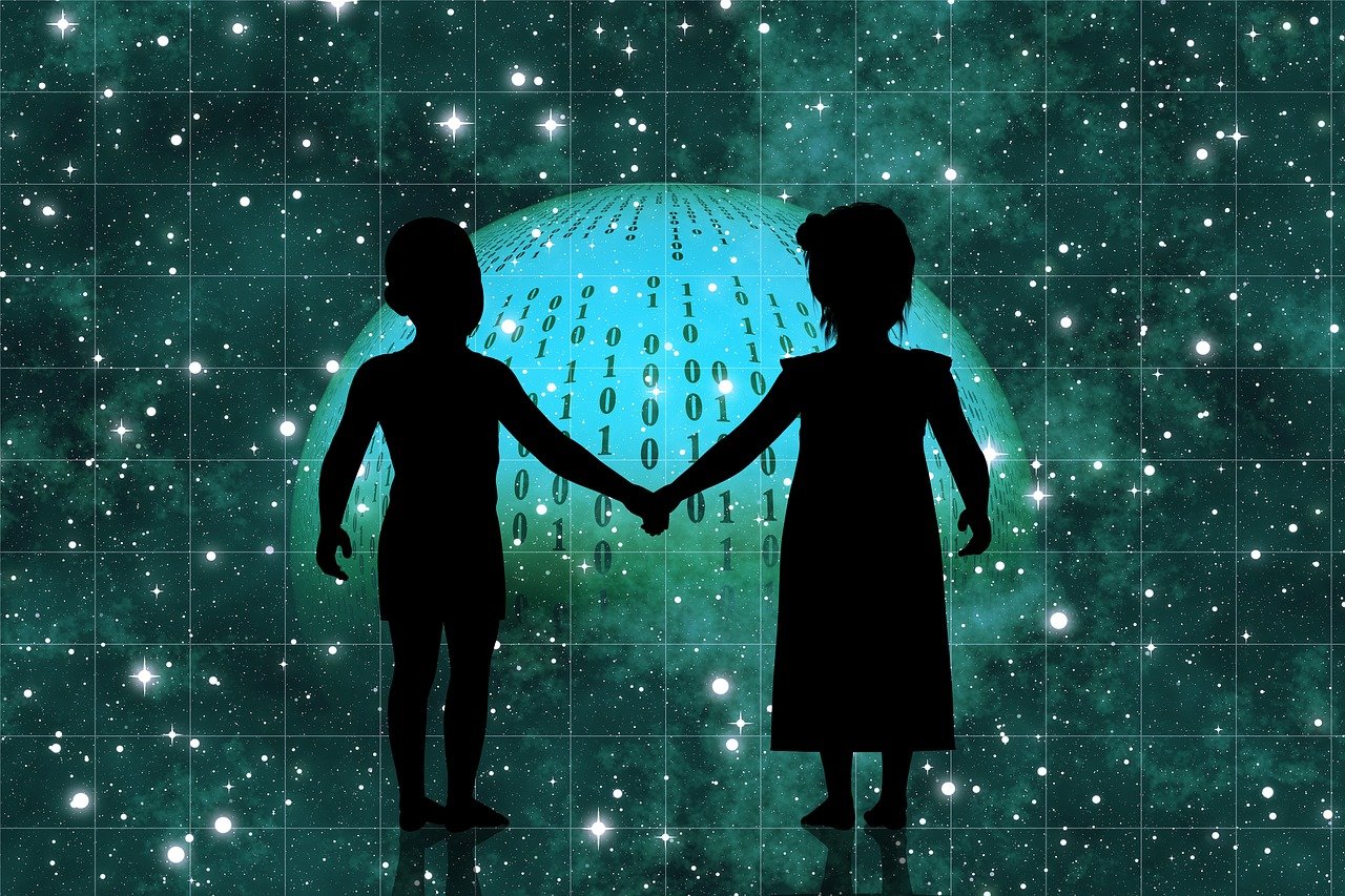 一超大质量黑洞或在苏醒