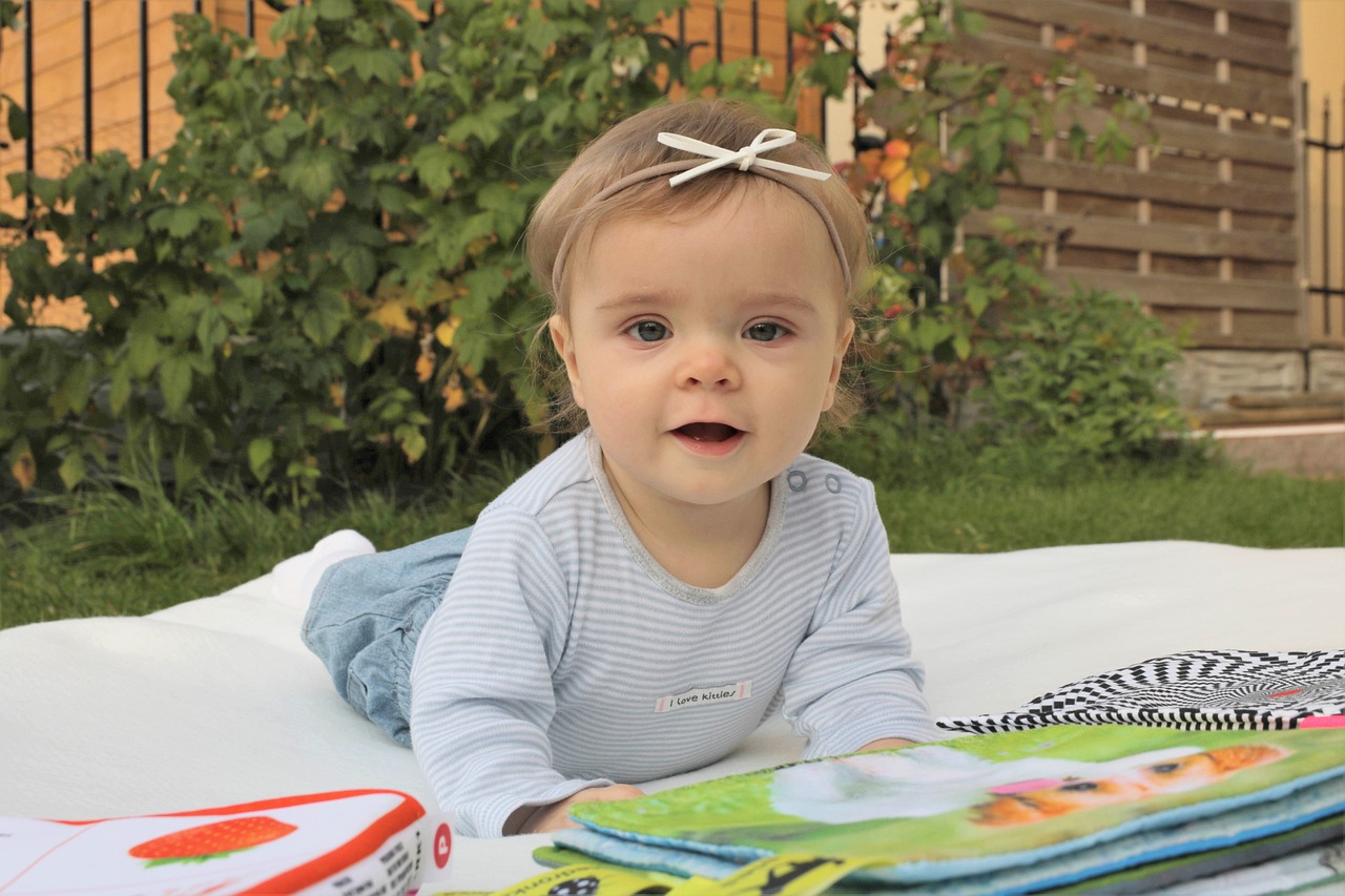 揭秘小英，当地村民称她生了不止两个孩子，背后的故事令人震惊！