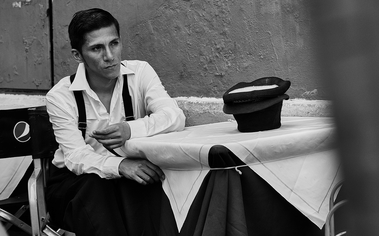 21岁演员排练时发病送医后身亡，一场悲剧引发的思考