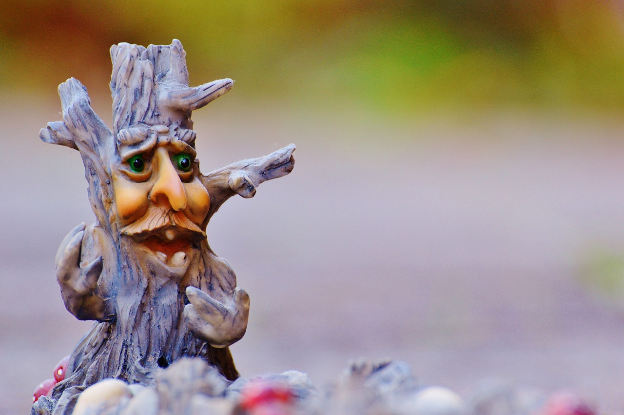 月影幽灵，尘封的秘密与离奇命案