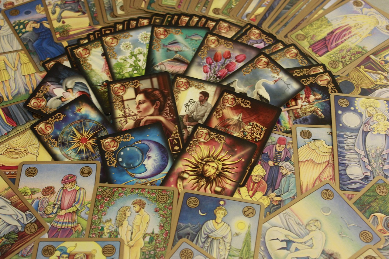 周易占卜，神秘力量还是心理寄托？探秘现代命理的科学与玄学边界