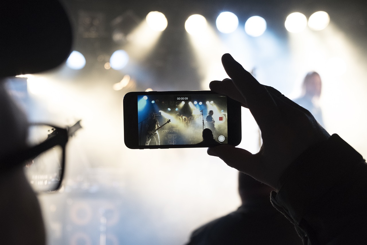 菏泽南站主播直播被打事件，真相与反思