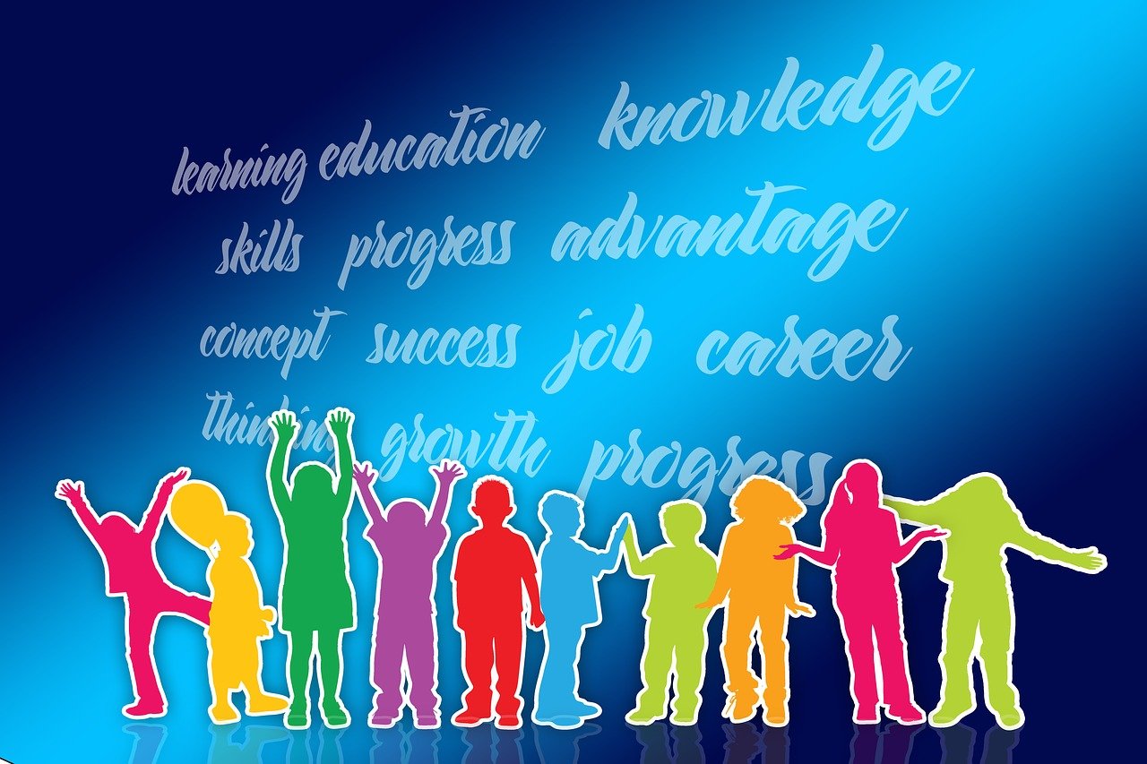 女学生找工作被HR夸漂亮表示想认识，职场中的微妙界限与应对策略