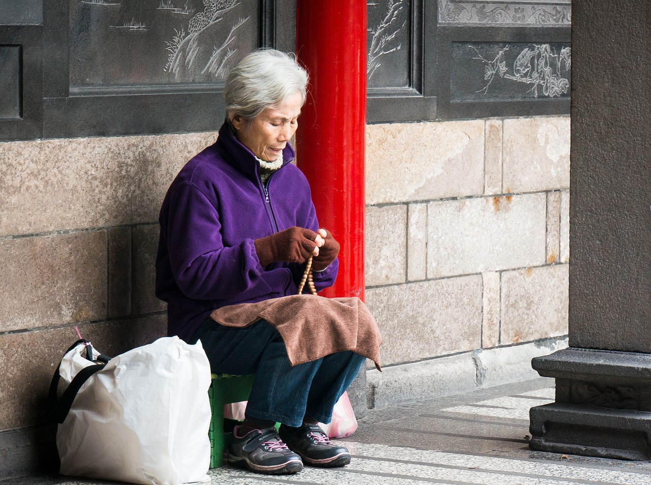 女子在中医诊所遭性侵，医生被刑拘，警钟长鸣