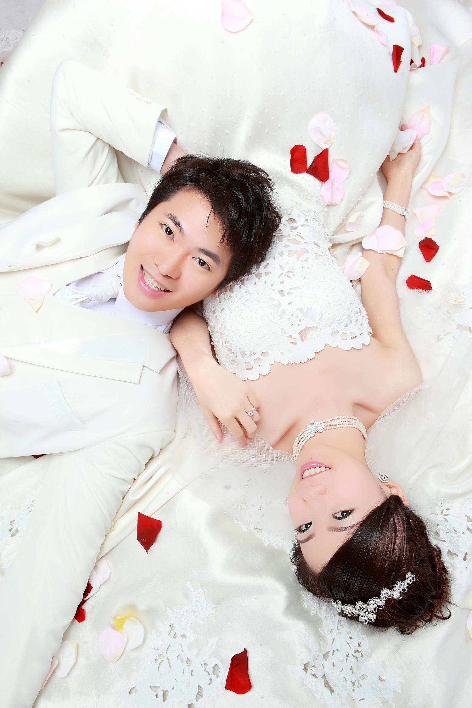 揭秘明星夫妻生活，任嘉伦的幸福家庭与育儿智慧