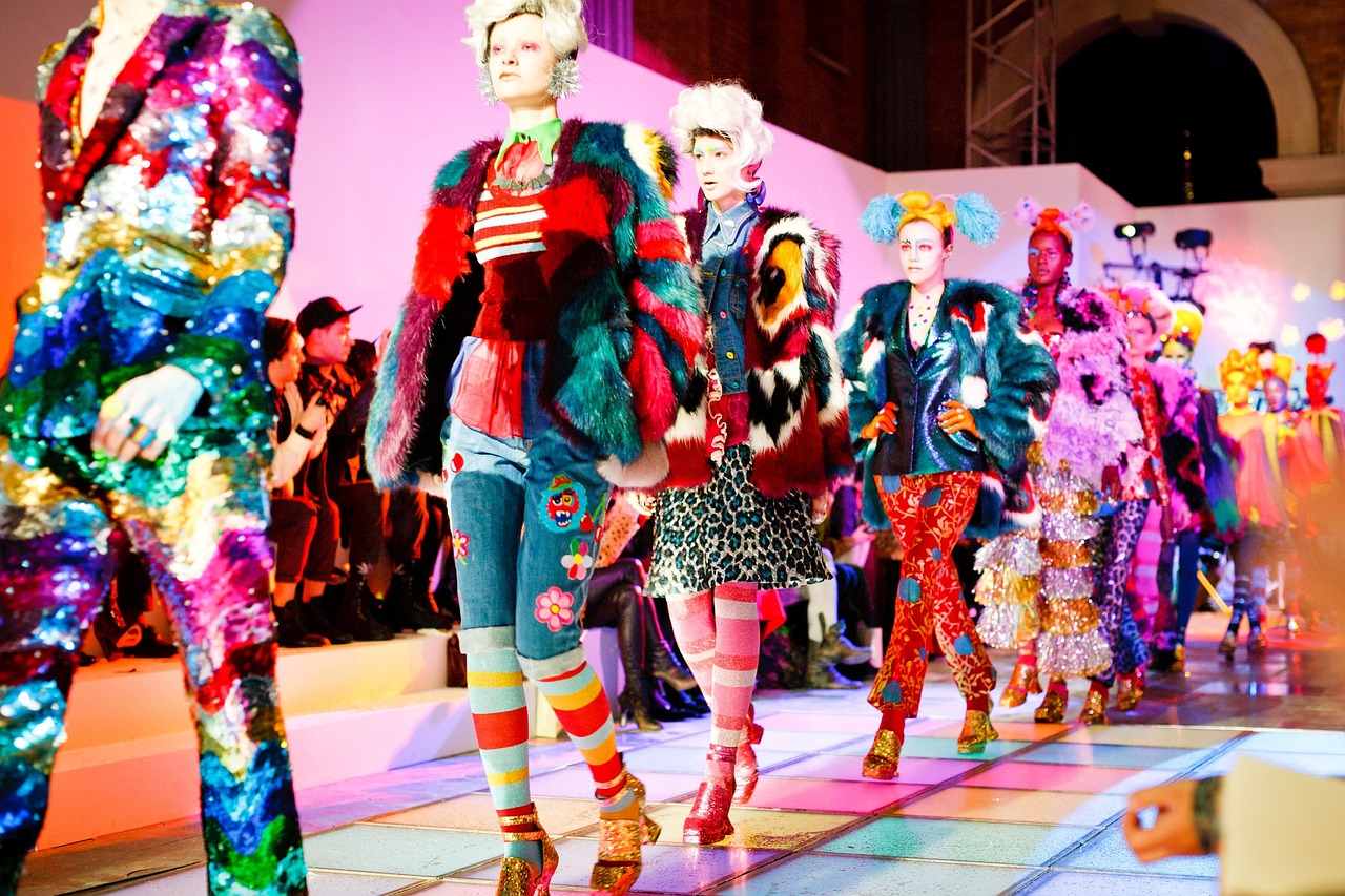 机器人跳斧头帮舞蹈致敬功夫，科技与艺术的跨界融合