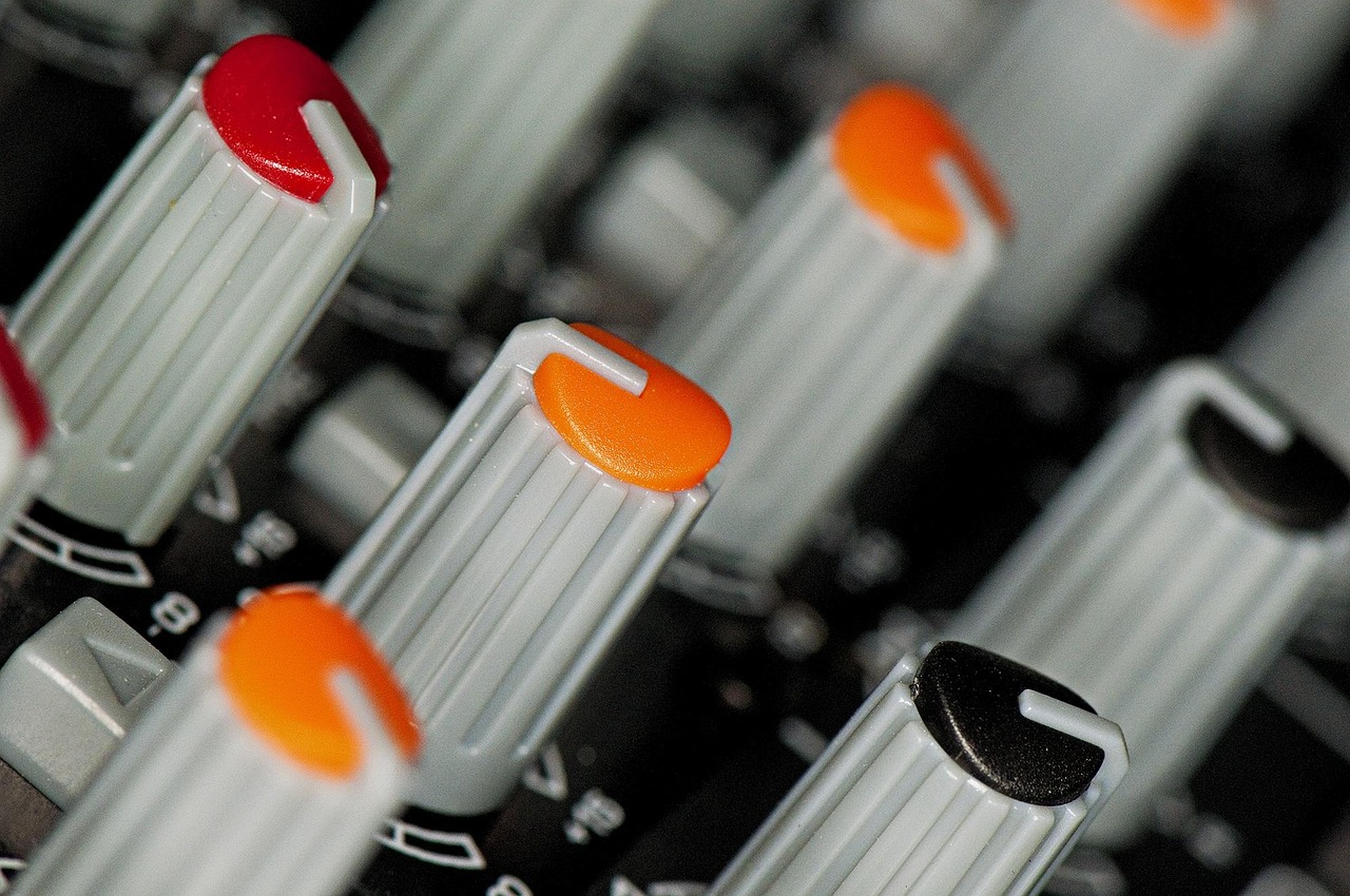 美国新冠肺炎确诊数超167万，疫情现状、影响及应对策略